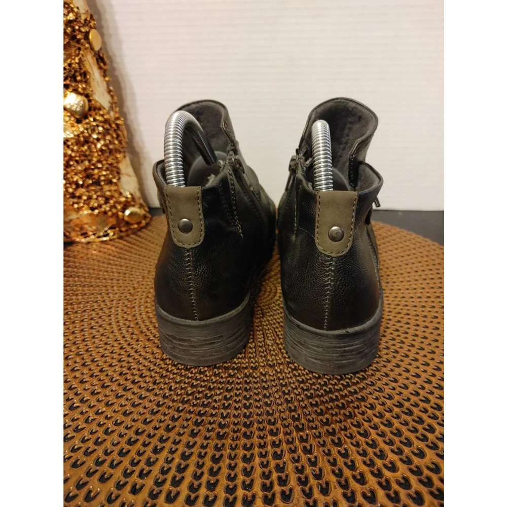 Earth Origins Natalie Leather Booties Size 8